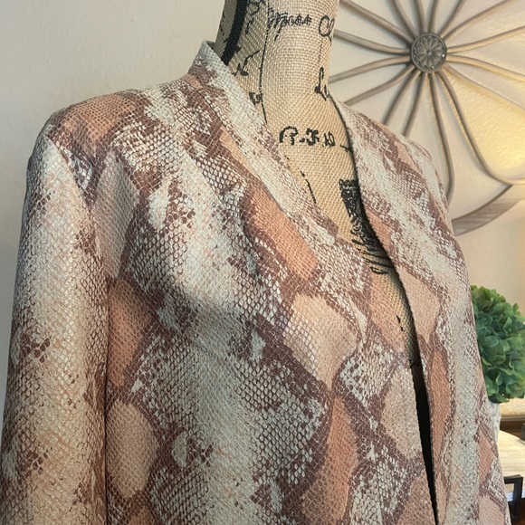 Chico’s Animal Print Open Style Jacket - Picture 8 of 16